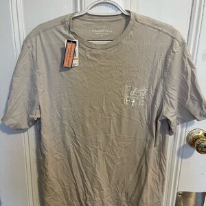 NWT Vineyard Vines Men’s graphic tee